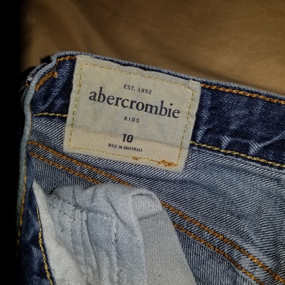 Boys size 10 Abercrombie Jean's - Picture 3 of 6